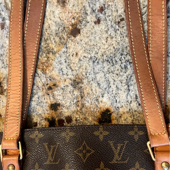 LOUIS VUITTON Monogram Canvas Sac
Shopping Tote - Picture 16 of 16